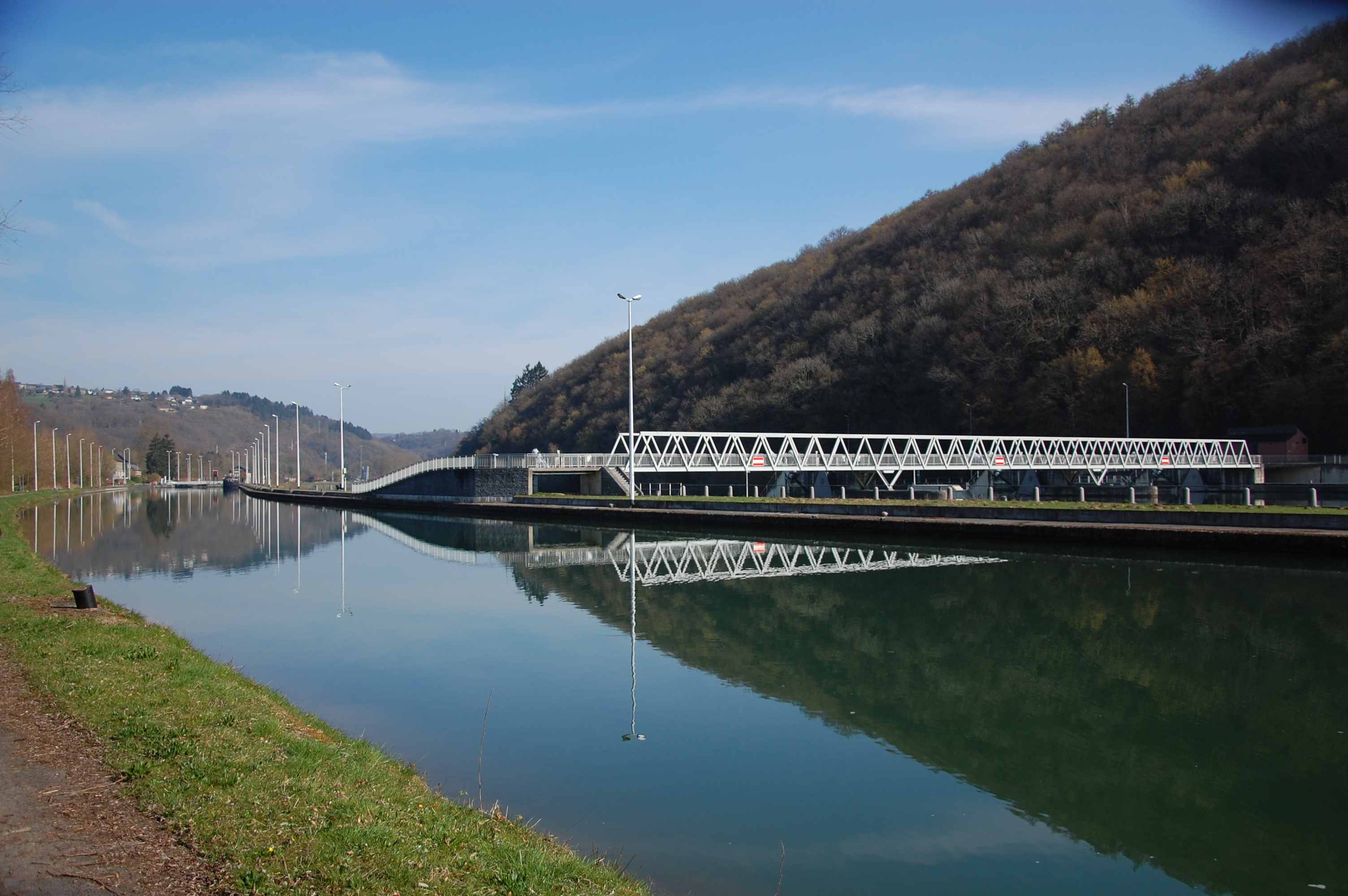 Le barrage d'Hastière. Mars 2014