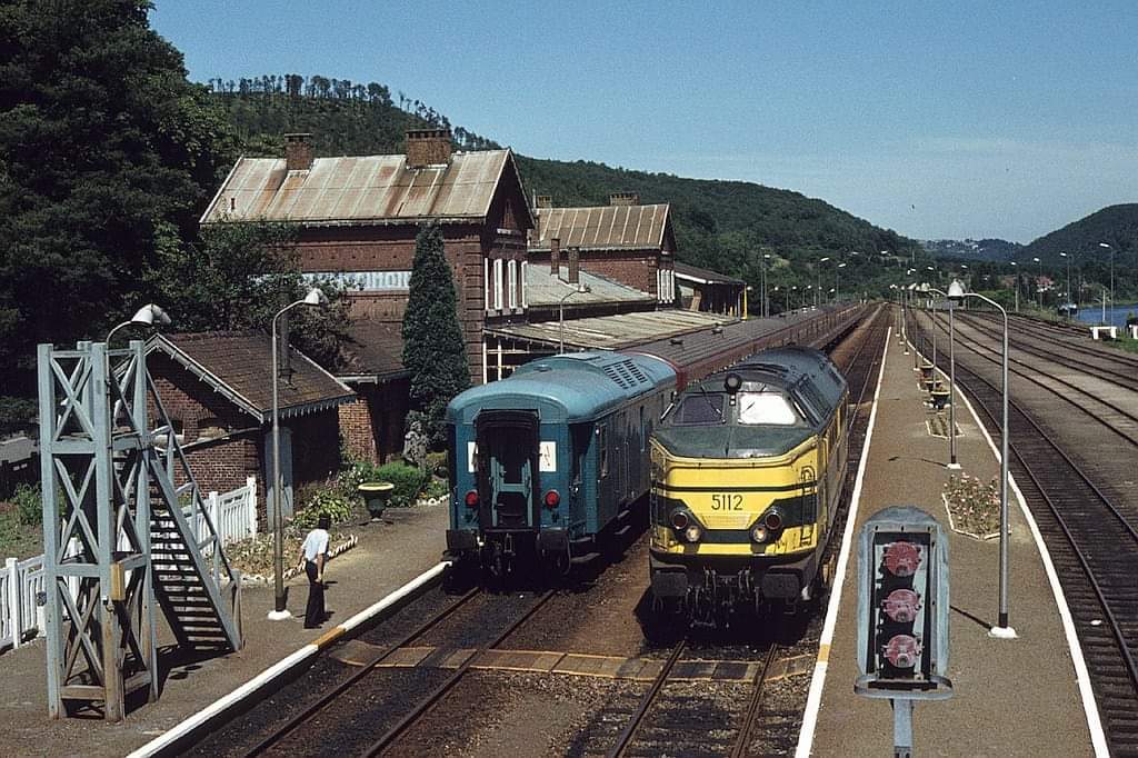 En gare de Heer-Agimont.