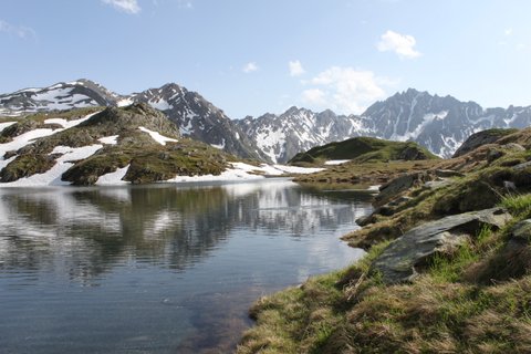 Reflets sur les Lacs de Fenêtre en Suisse