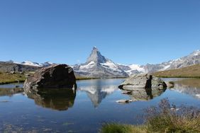 Cervin / Matterhorn depuis le lac Stellisee en Suisse