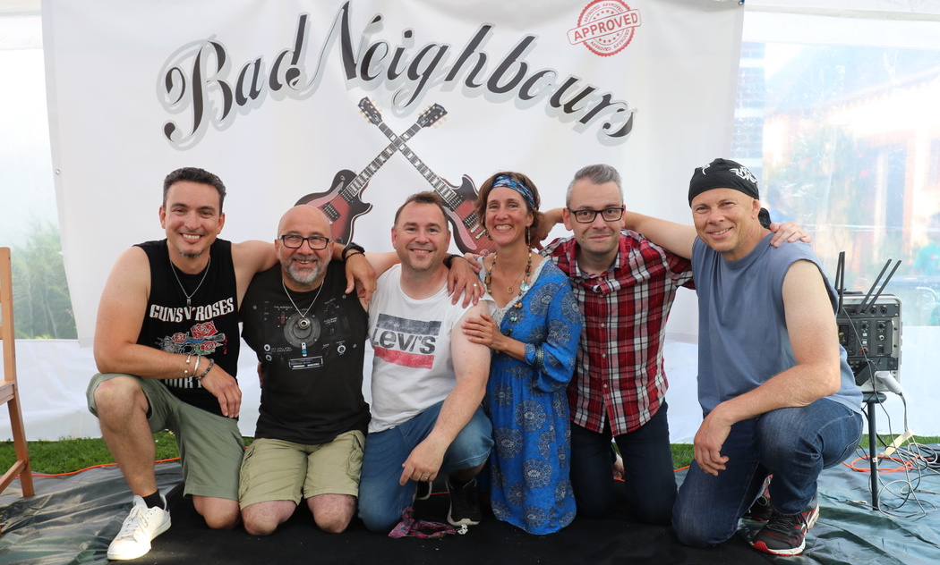 Photo bad neighbours