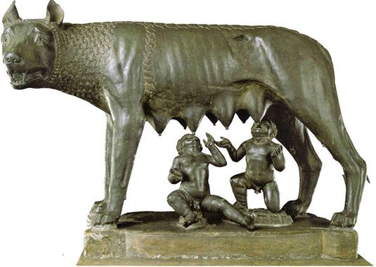 Louve romulus statue