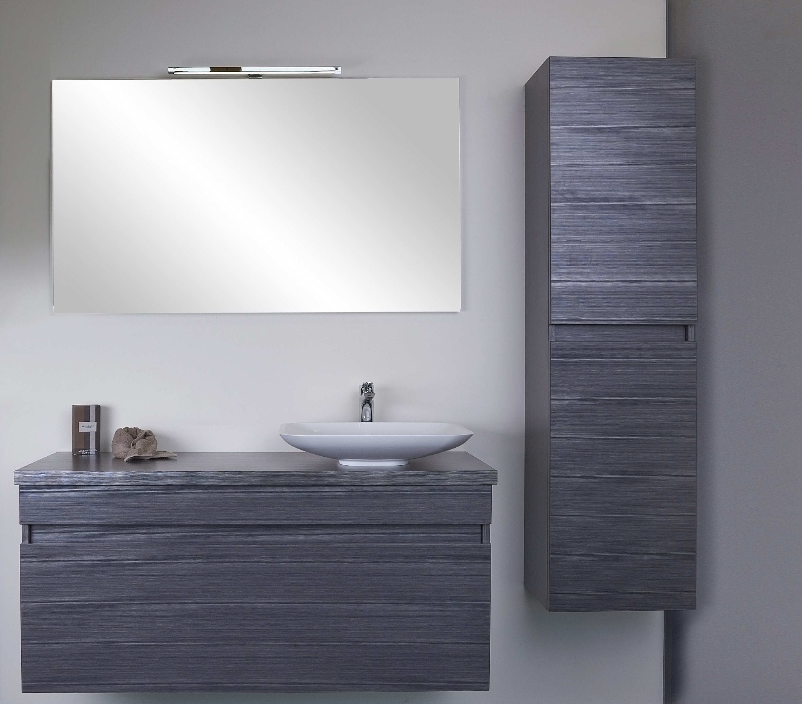 Moda 120 plateau meallic colonne portes fermees