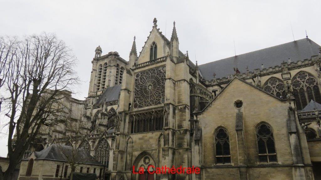 01 la cathedrale st pierre st paul