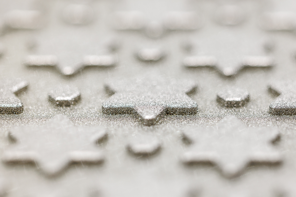 L292350 nl6 face gros plan 2 8 v2 bl 1200 72