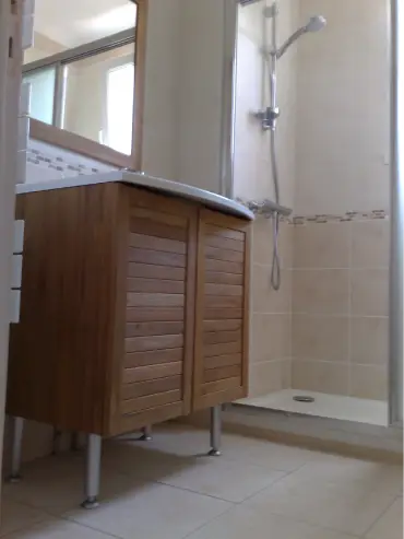Remplacer un lavabo par un meuble vasque a bouguenais