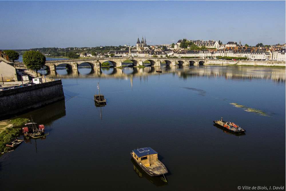 ville de blois bord de loire