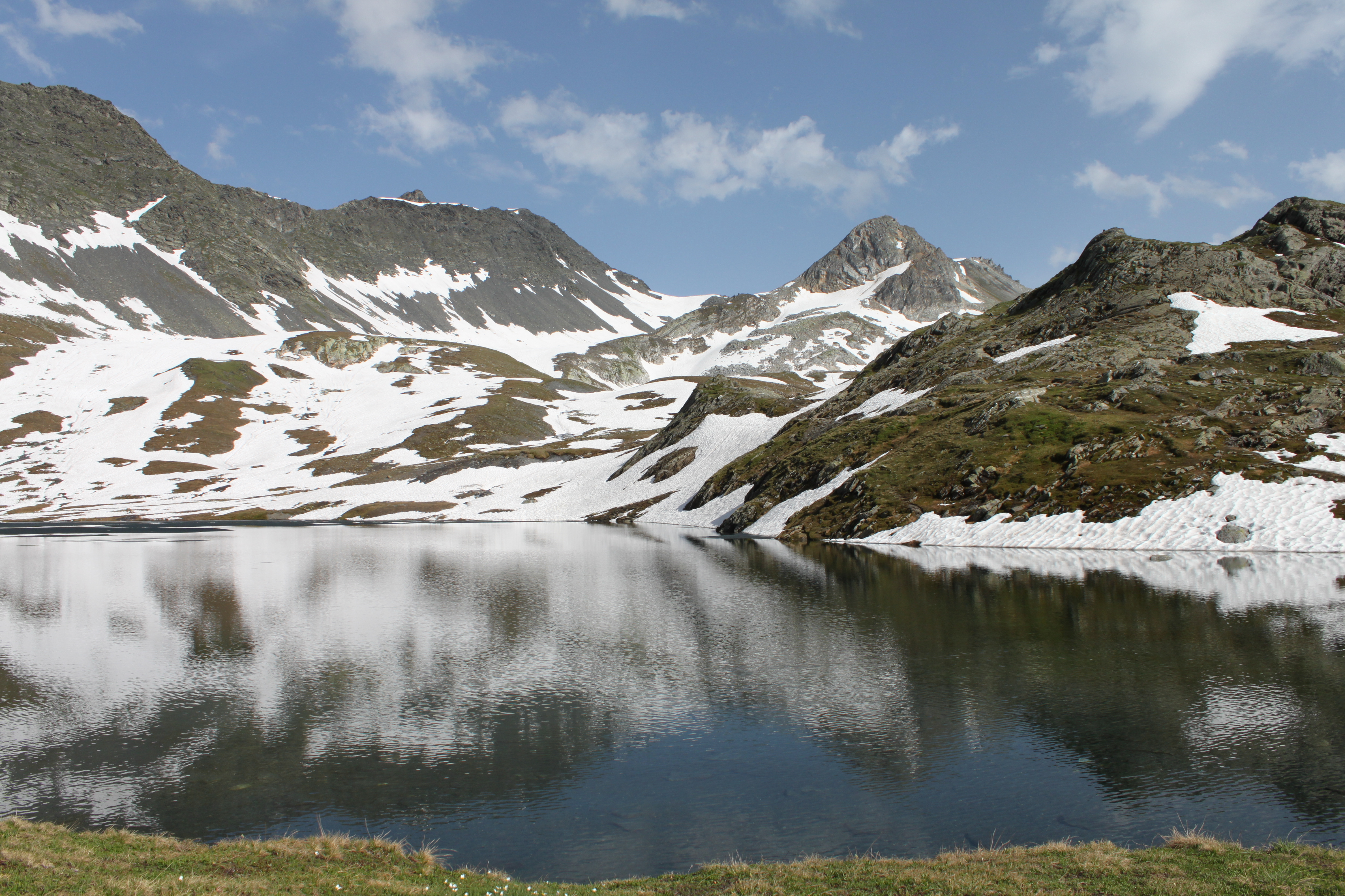Reflets sur un des Lacs de Fenêtre / Swiss photos