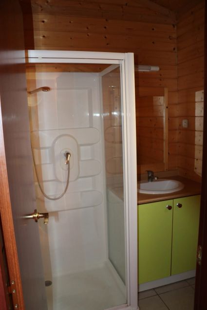 douche des appartements meublés à Eugénie-les-Bains