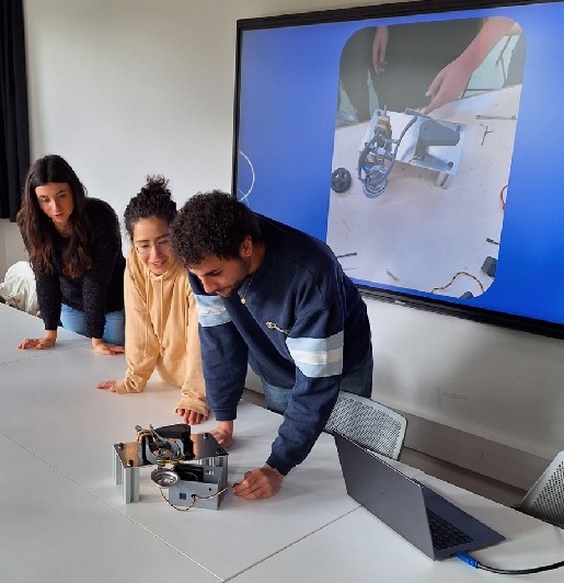 Projet Orthango : les élèves de TG spécialité SI avec les étudiants d'ergothérapie