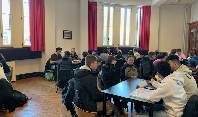 Découvrir les spécialités du lycée Jean ZAY