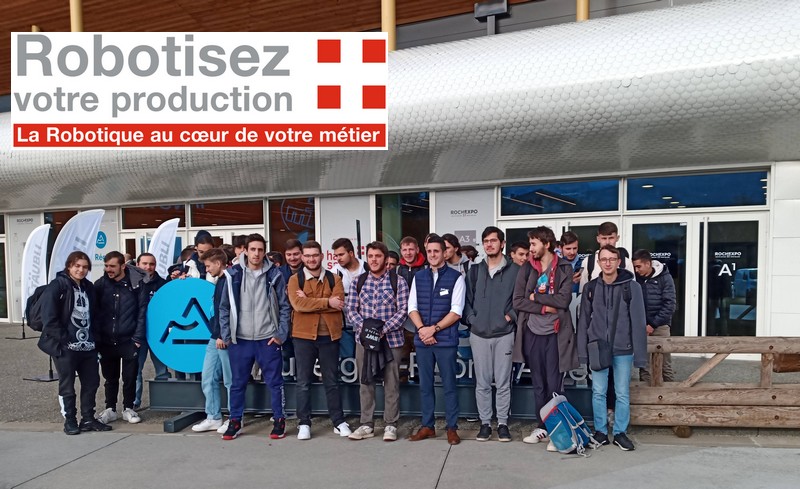 Des étudiants aux journées techniques de la robotique