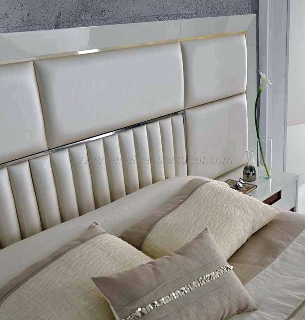 Tete de lit en cuir