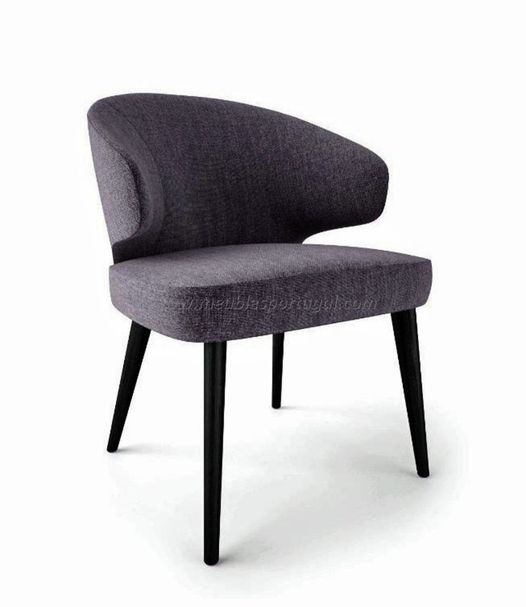Chaise en tissu violet
