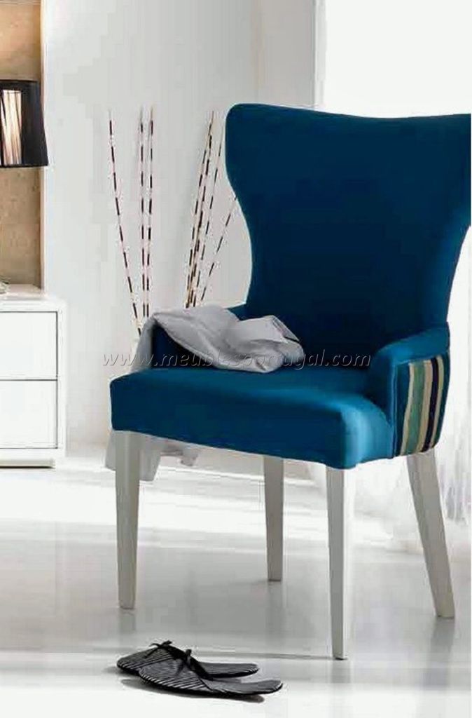 Chaise tissu bleu et patchwork