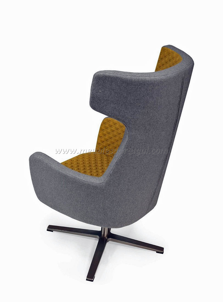 Fauteuil gris clair et jaune