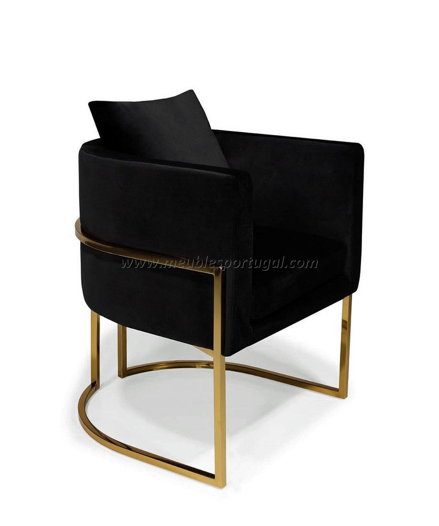 Fauteuil noir et dore