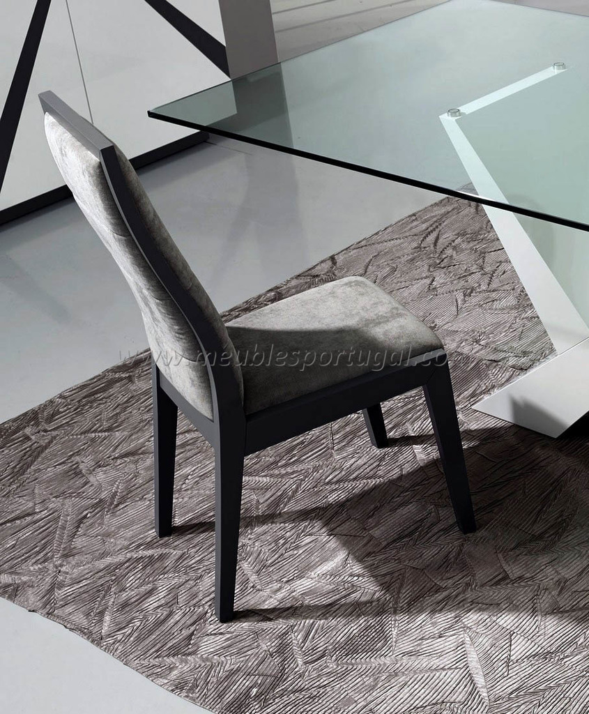 Chaise en velours gris