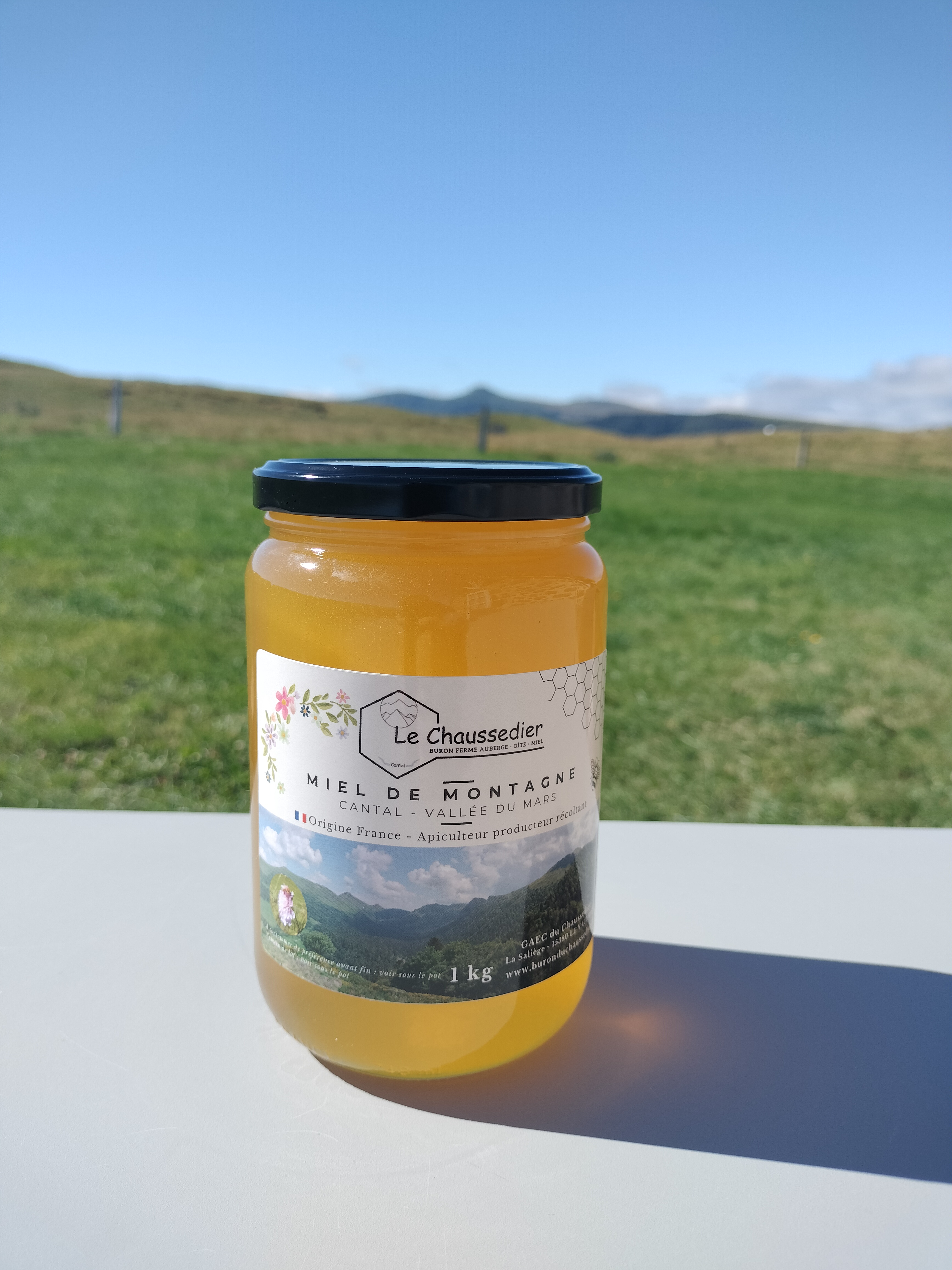 Une production de miel de montagne dans le Cantal