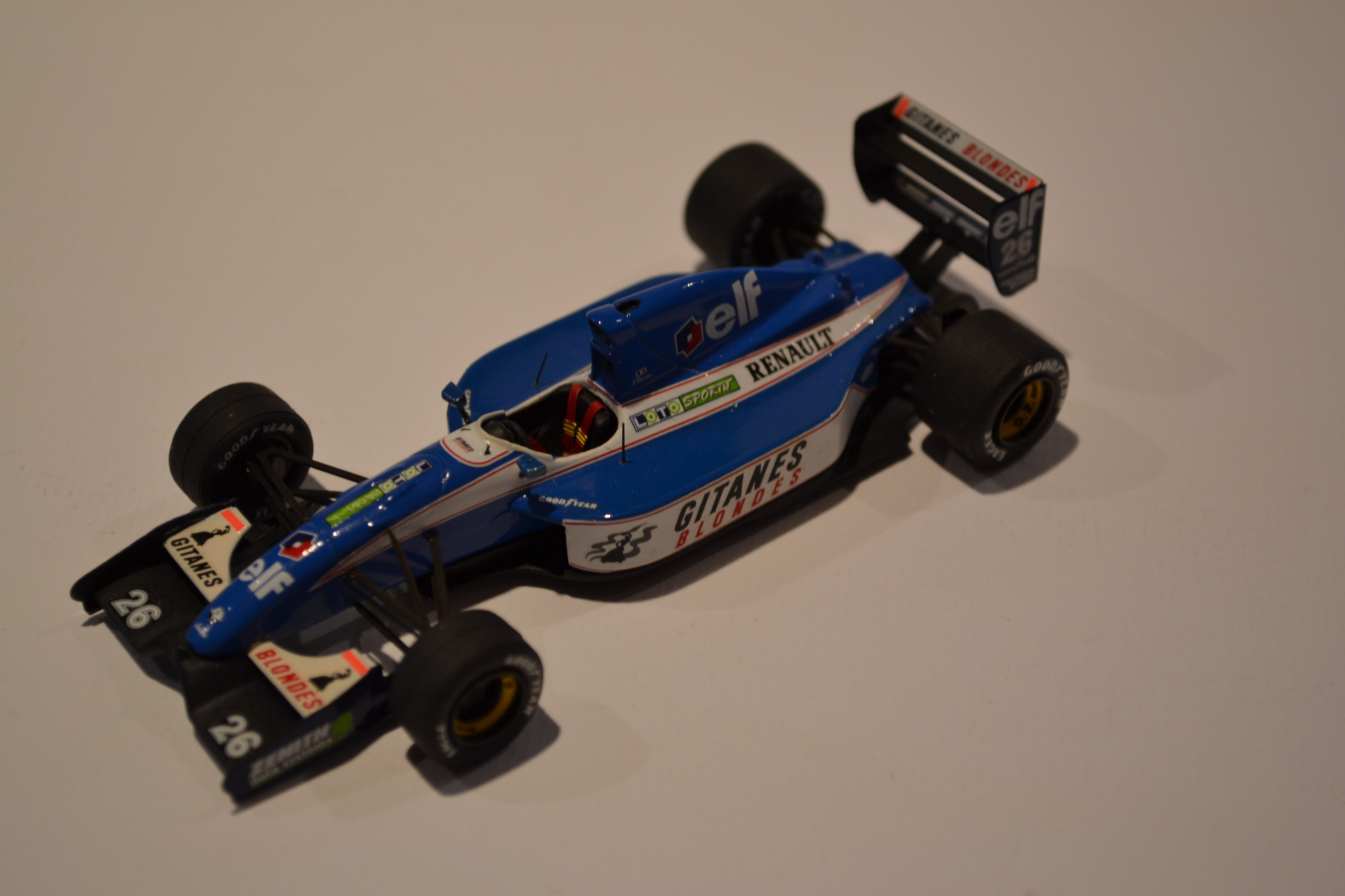 Ligier Renault JS 37
Eric Comas
Saison 1992
TAMEO KIT TMK 160
Echelle 1/43e
Prix : 115 euros