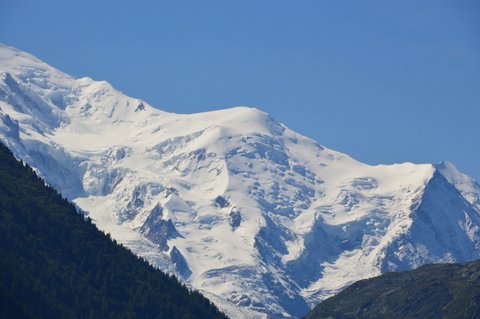 Dôme du Goûter (4304 m.) et Aiguille du Goûter (3863 m.) dans le massif du Mont-Blanc
