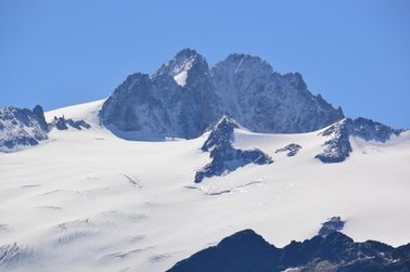 Aiguille du Tour dans le massif du Mont-Blanc depuis le barrage d'Emosson
