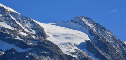 Gros plan des Dômes du Miage dans le massif du Mont-Blanc depuis la vallée des Contamines-Montjoie