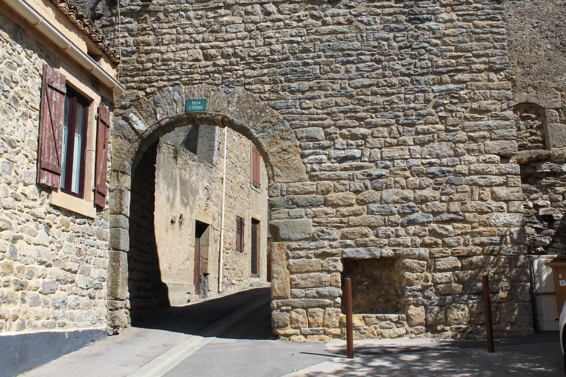 Porte saint pierre  064834600 1041 04062020