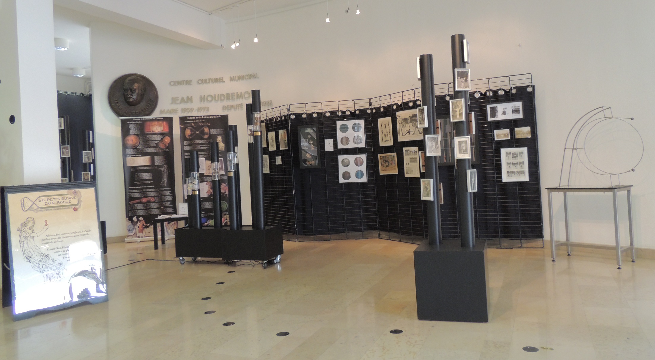 "Véridique et merveilleuse histoire du diabolo" La Courneuve Avril 2012