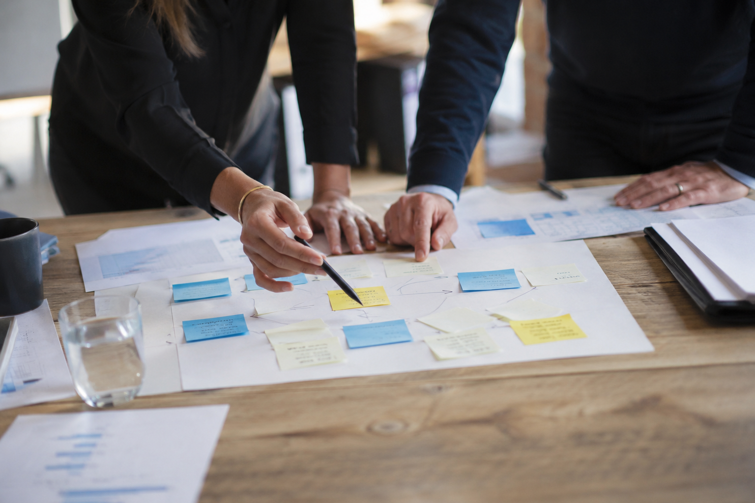 Chaque entreprise est unique, avec ses propres ressources et son budget spécifique. Nos interventions sont calibrées pour garantir une efficacité maximale sans lourdeur administrative, en ciblant prioritairement les risques réels plutôt que la simple conformité théorique.
