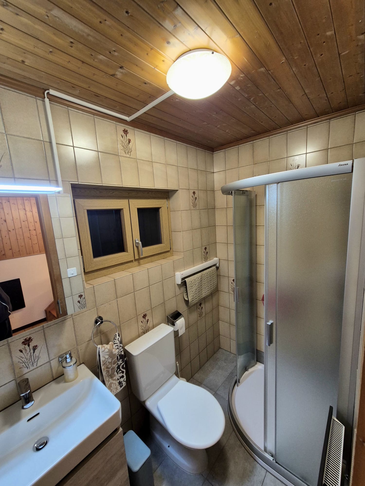 Chalet salle de bain 1 2