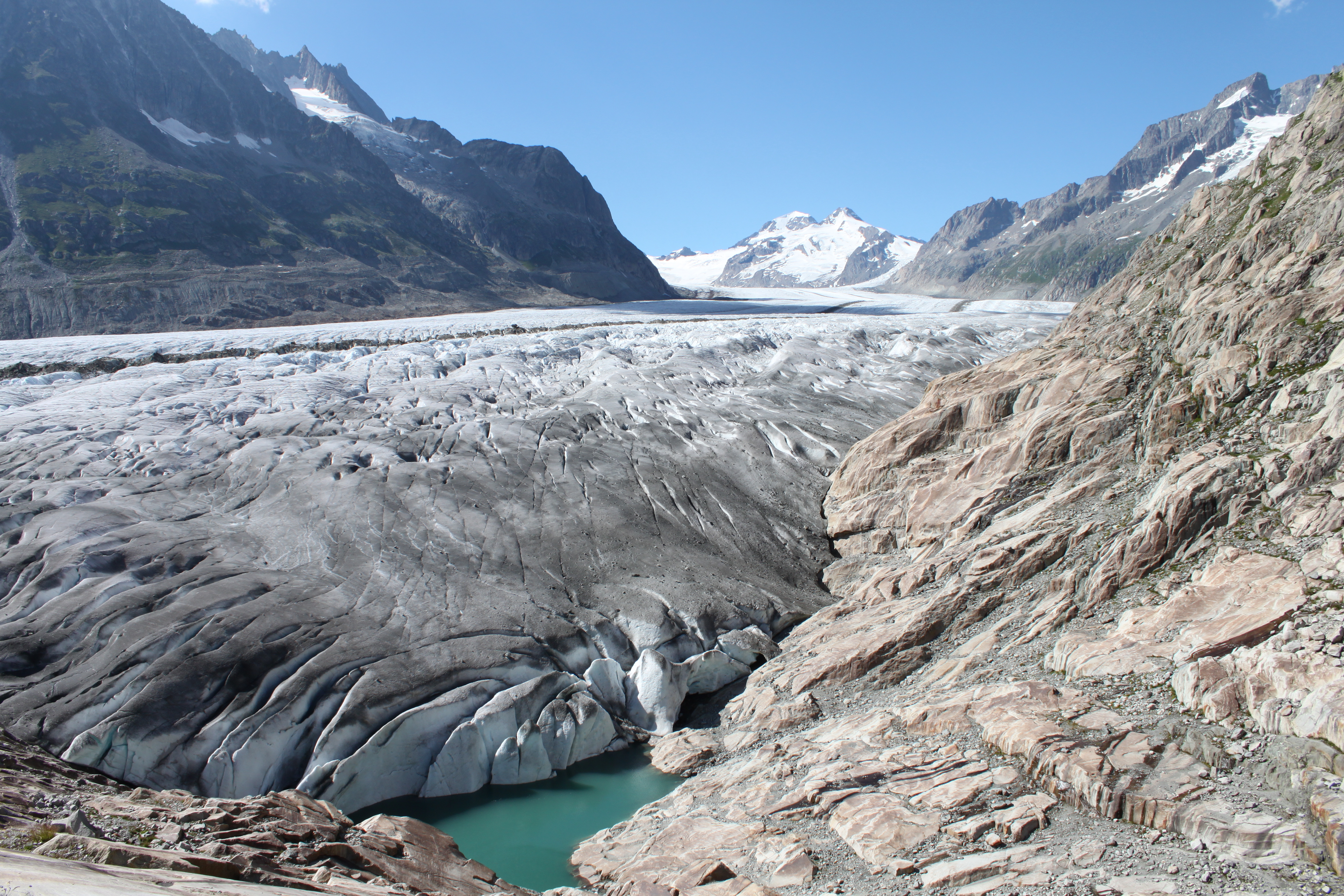 Glacier d'Aletsch et le petit lac glaciaire de Märjelen