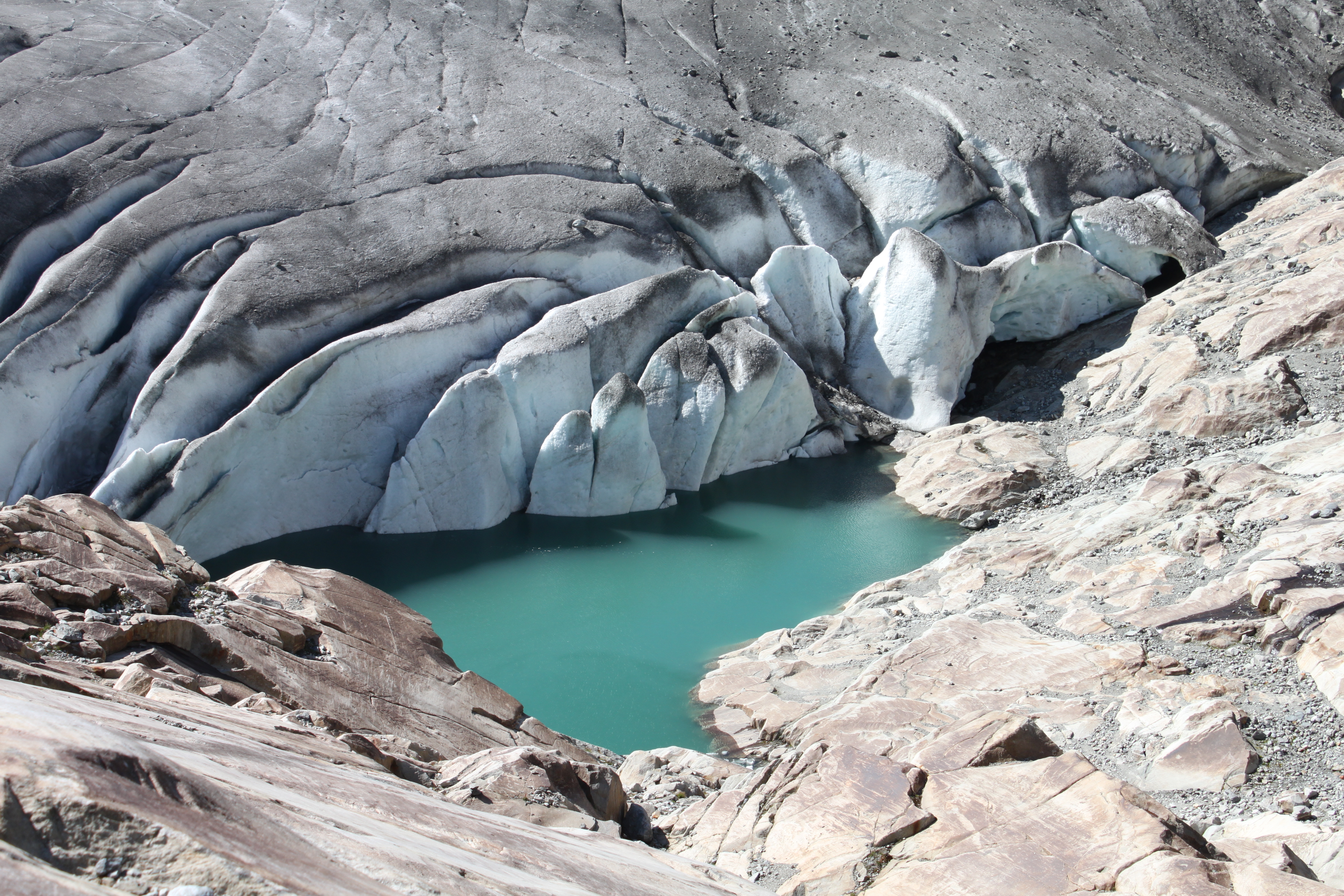 Glacier d'Aletsch et le petit lac glaciaire de Märjelen