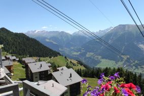 Randonnée au glacier d'Aletsch dans les Alpes suisses / Le village de Bettmeralp