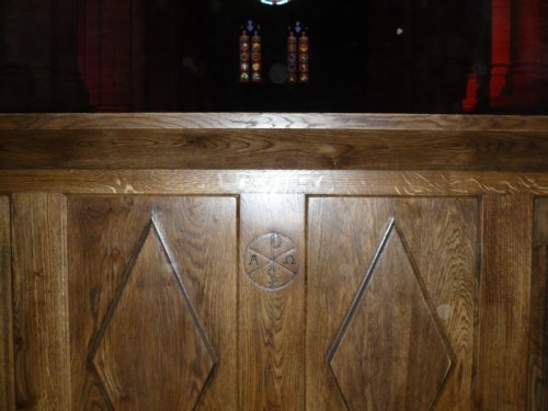 Autel fonfroide detail chrisme cote choeur