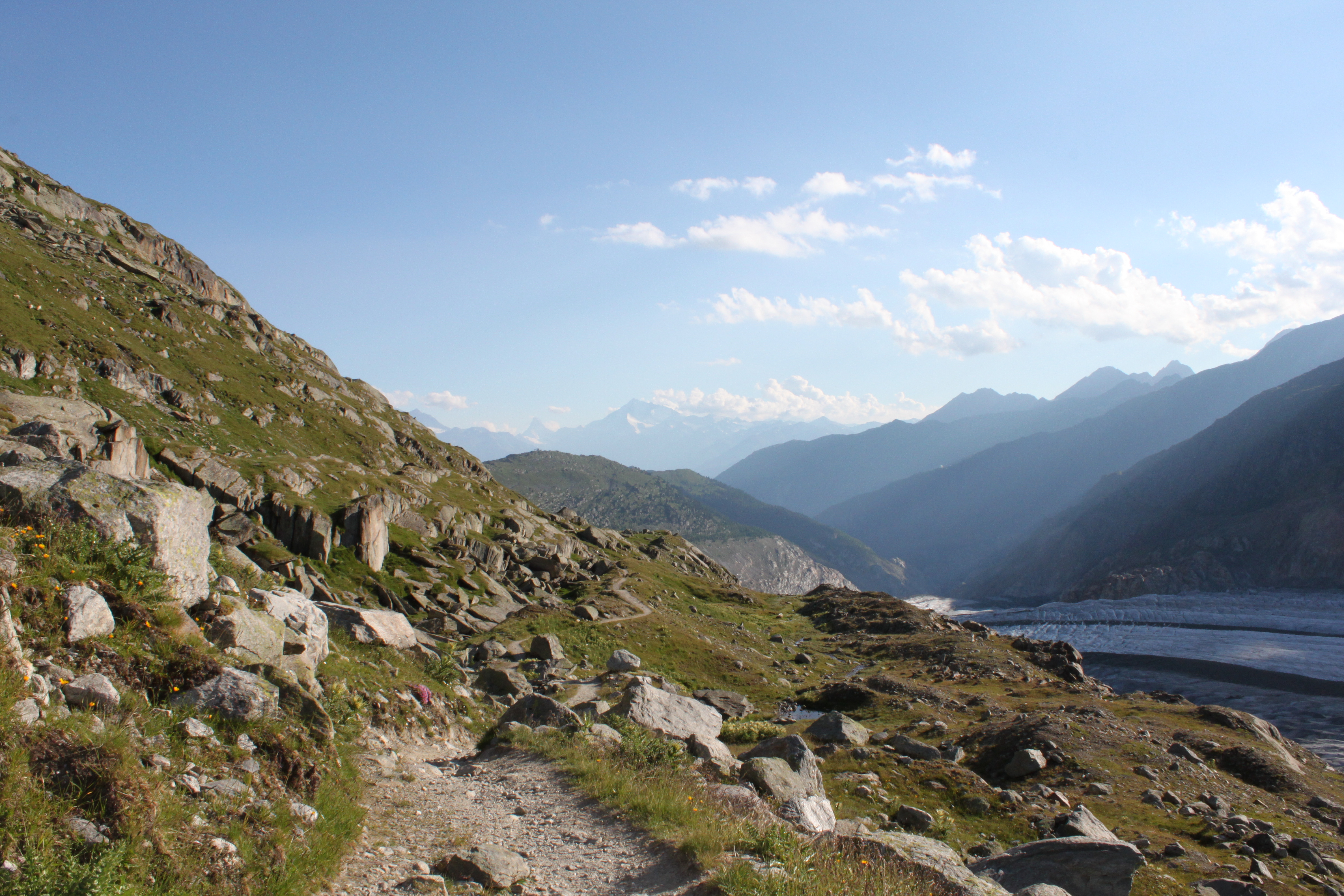 Randonnée au glacier d'Aletsch dans les Alpes suisses
