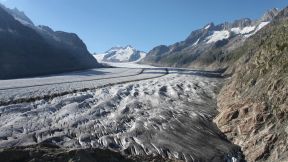 Randonnée au glacier d'Aletsch dans les Alpes suisses