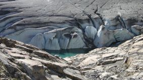 Glacier d'Aletsch et le petit lac glaciaire de Märjelen