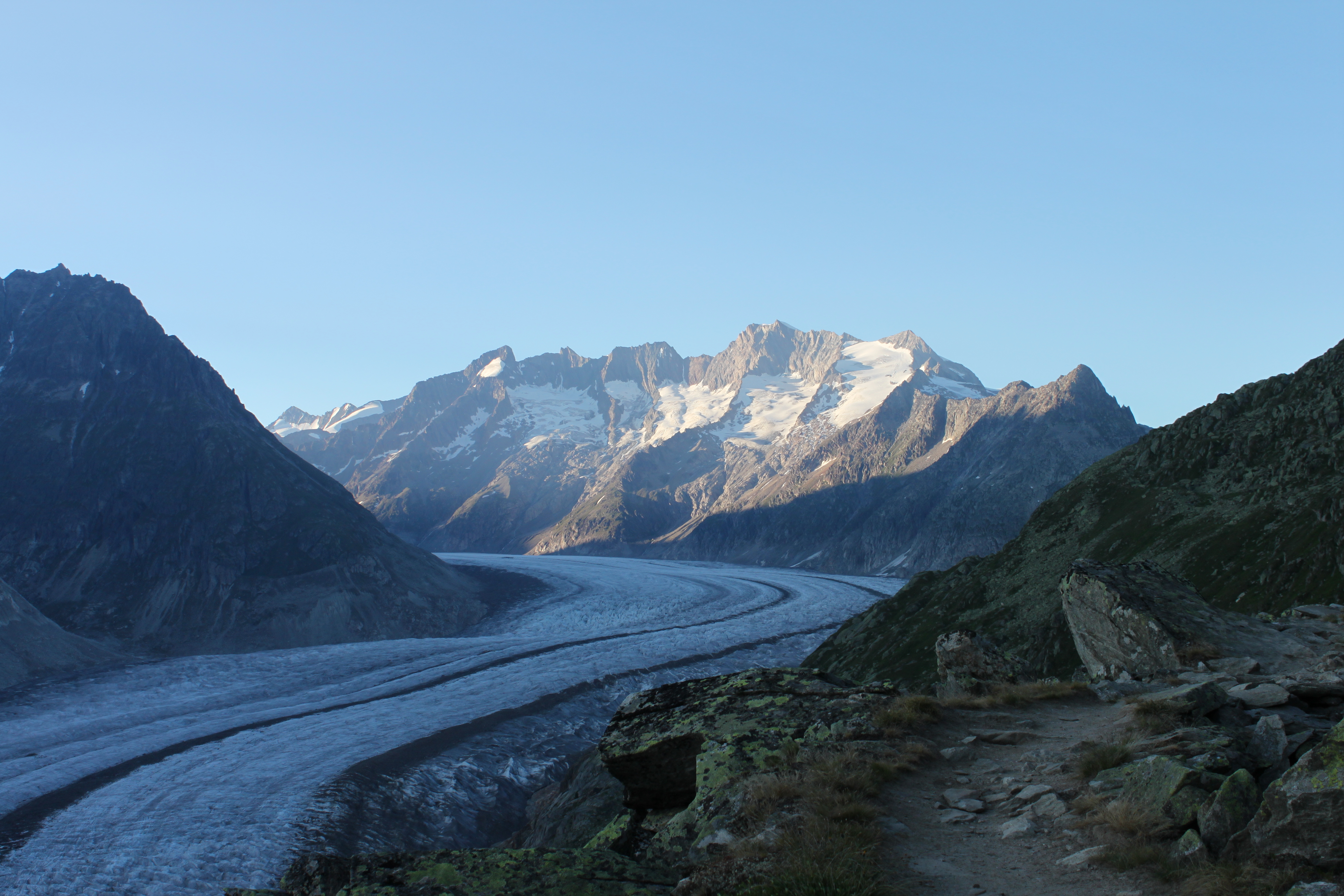 Randonnée au glacier d'Aletsch dans les Alpes suisses