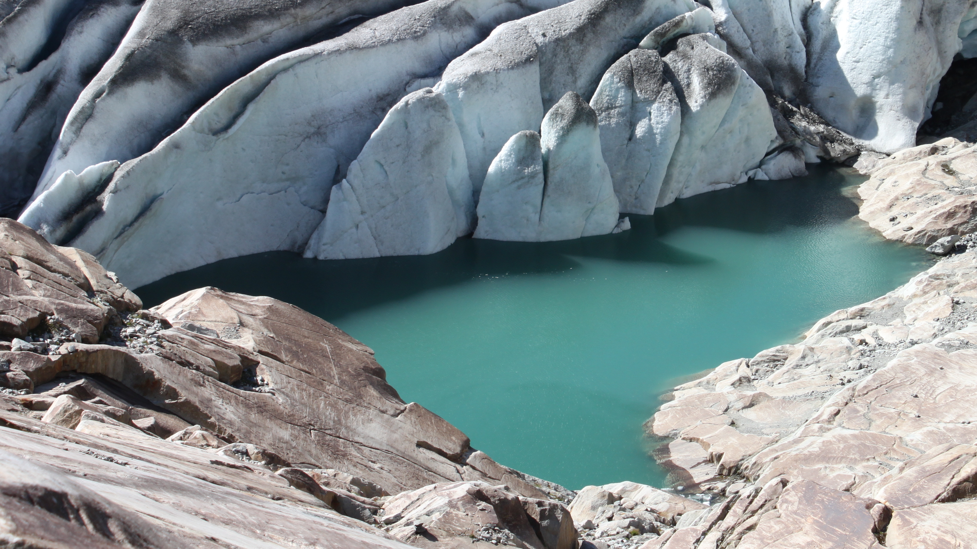 Le petit lac glaciaire de Märjelen