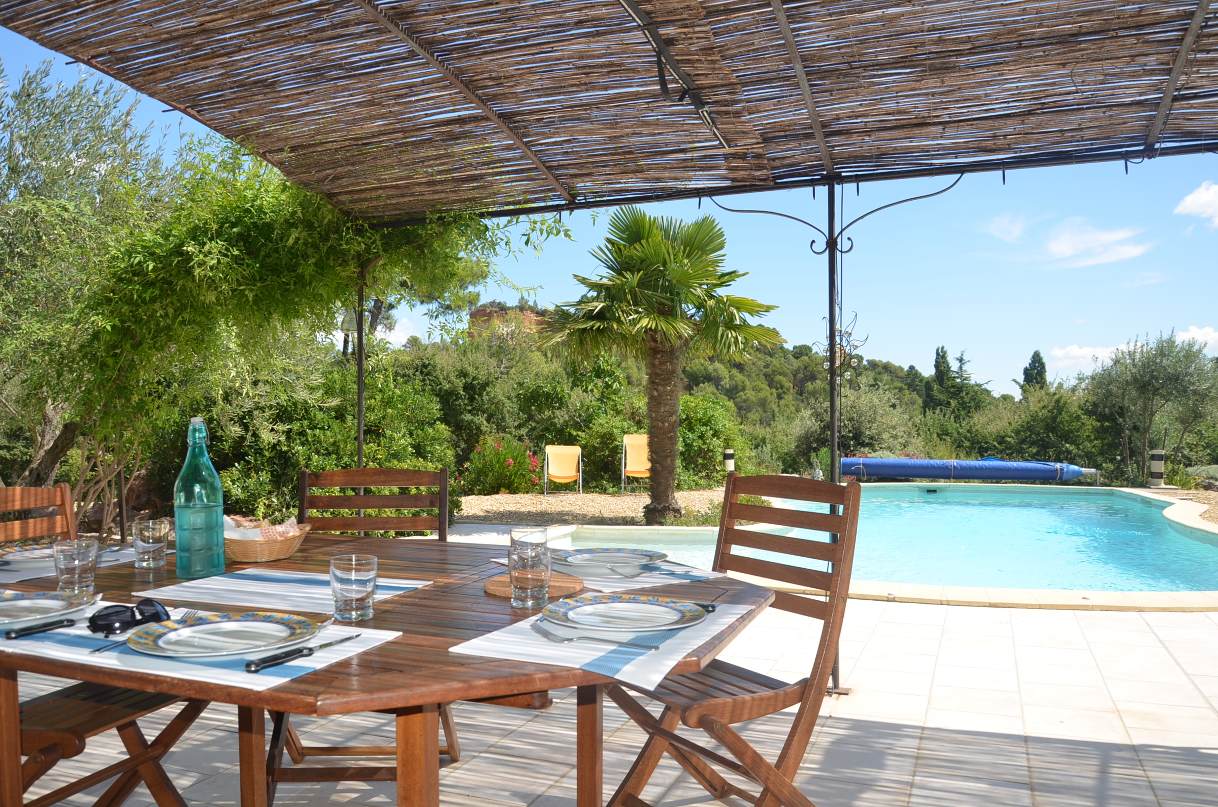 Dejeuner sous la tonnelle
Lunch under the arbor