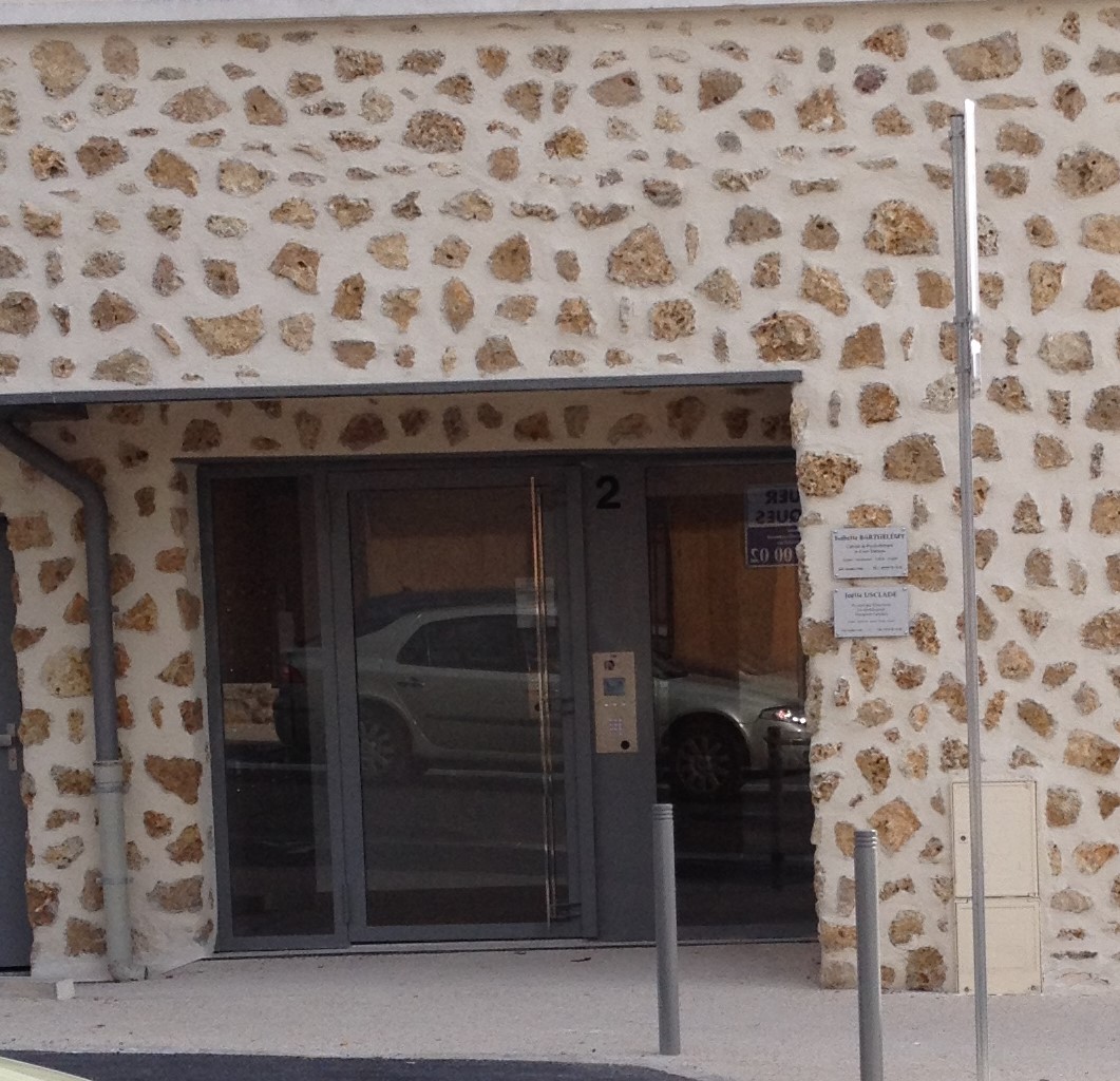 Cabinetentreeimg 0131