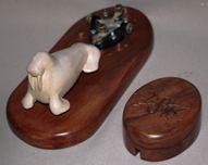 Manipulateur du langage radio morse sculpté en tilleul représentant un animal morse