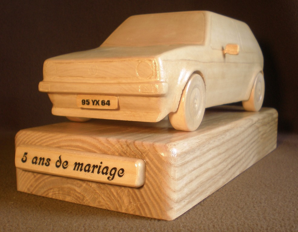 Maquette de voiture en bois artisanale fait main sur demande sur mesure golf cadeau original et insolite