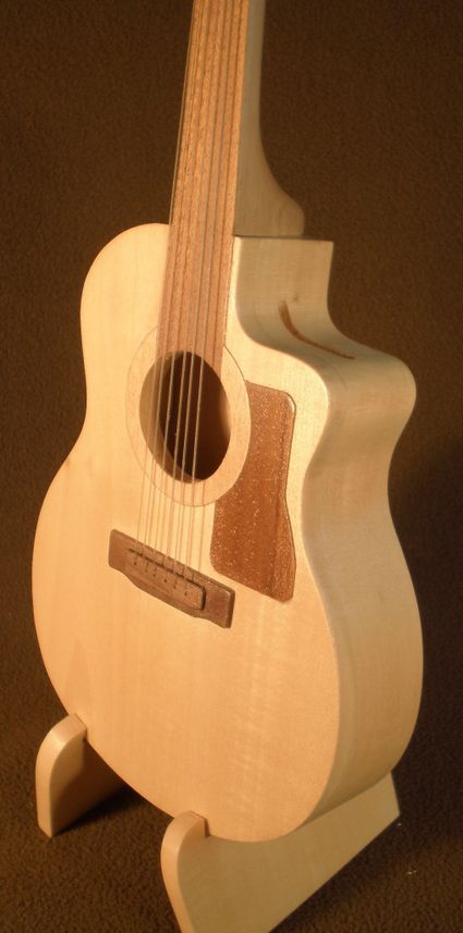 Cadeau original sur mesure en bois, tirelire guitare fait main