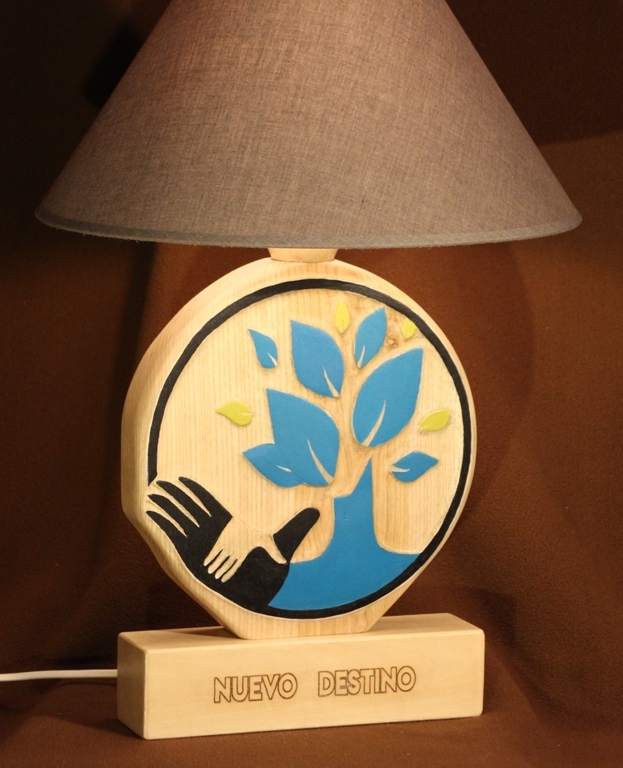 Lampe sur mesure a partir d'un logo d'une association sculpté en bas relief