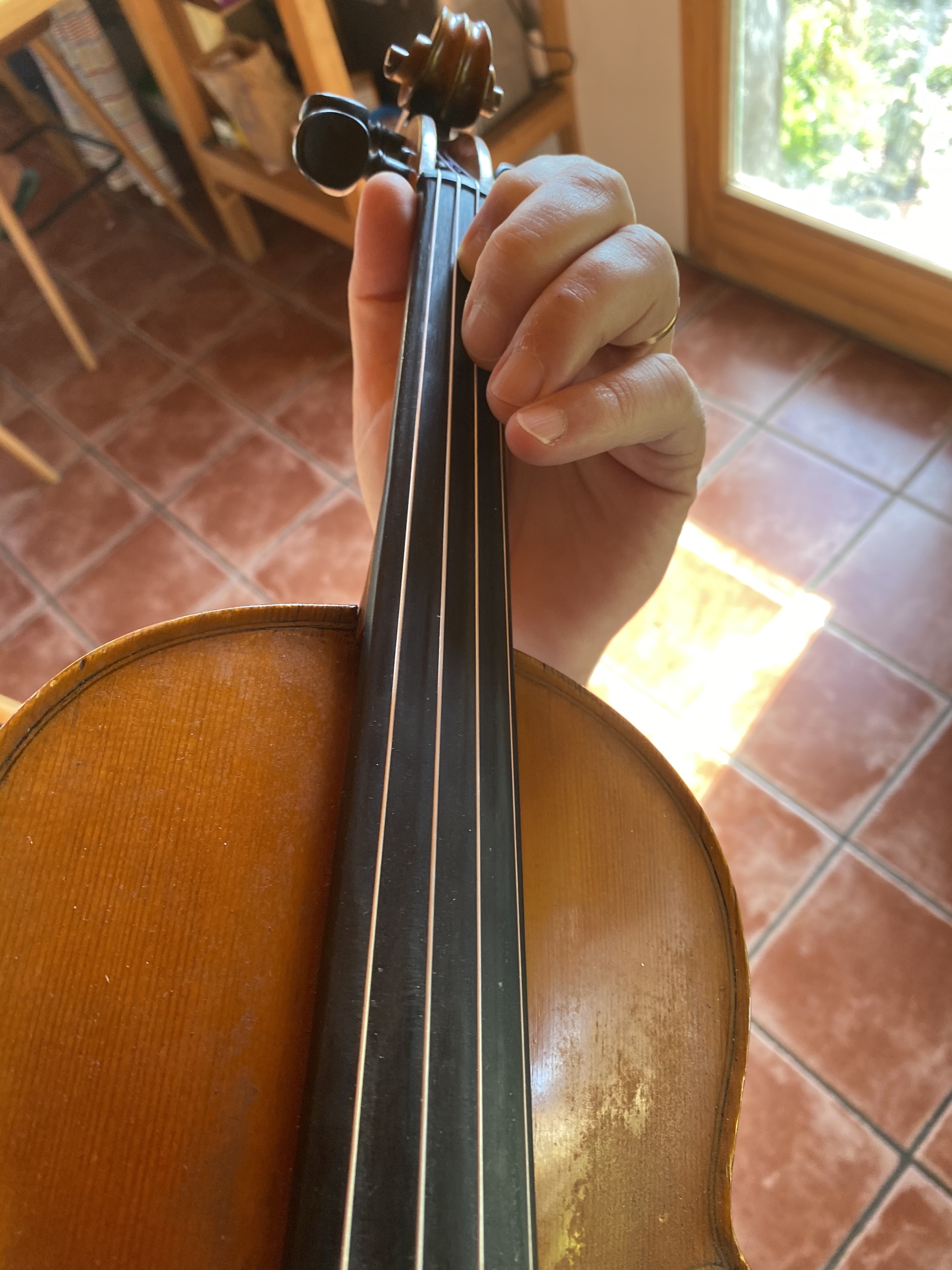 Main-fermee