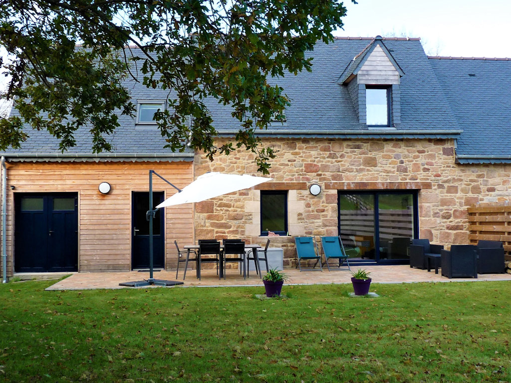 01 location cote de granit rose les gites du radome orion