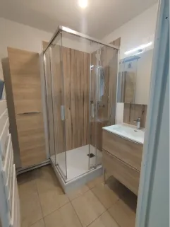 Rénovation d'une douche avec des panneau mural étanche pour salle de bain à Vertou﻿