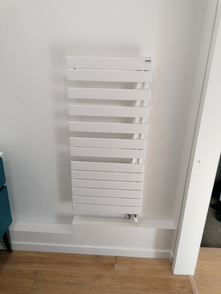 Coffrage tuyaux chauffage salle de bain nantes